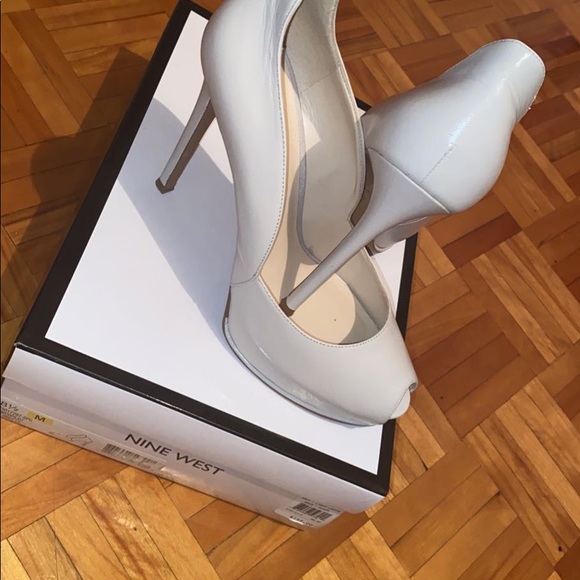 Nine West pump - Picture 2 of 4